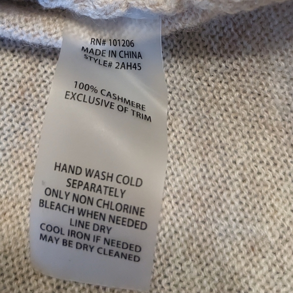 Soft Surroundings Luxe Cashmere Crossover Wrap Sweater Size Small Oatmeal EUC - Picture 6 of 6